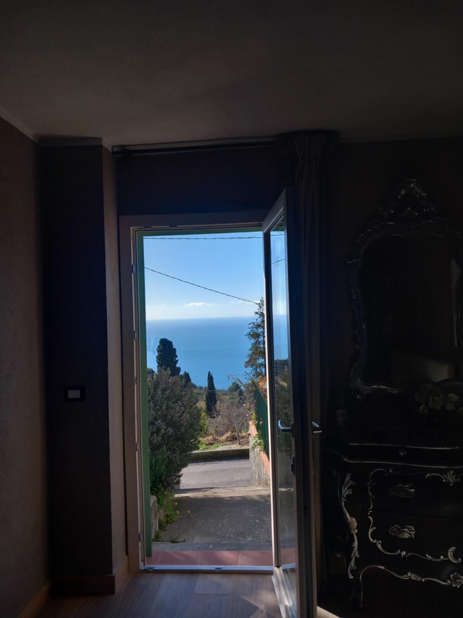 Dolci Risvegli Appartamento Vista Mare ヴェンティミーリア 部屋 写真